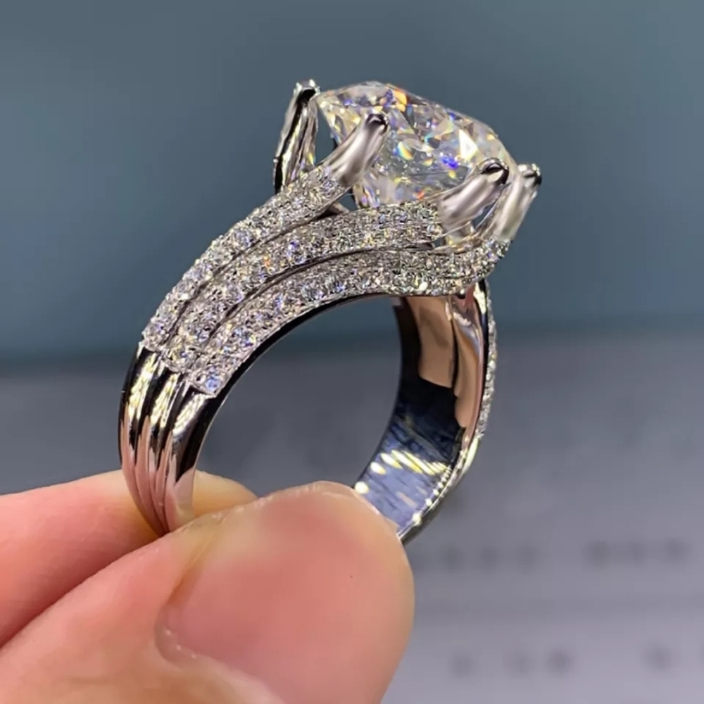 Stunning 3 Carat Diamond Ring - Picture 7 of 8